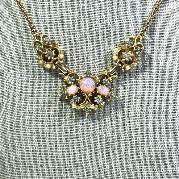 Vintage Estate Necklace Gold Tone Chain Pink Moon Glass Seed Pearls Aqua Crystal - Picture 5 of 9